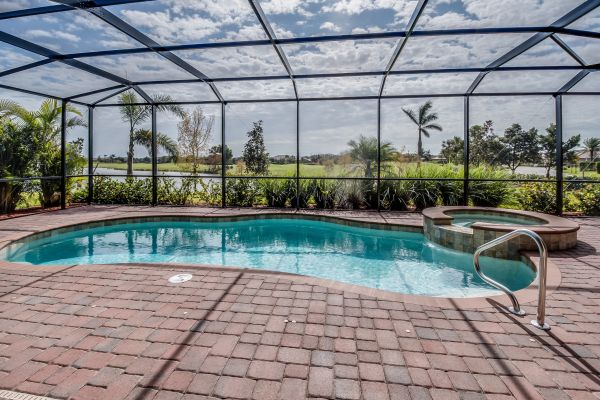 Pool Enclosure Cleaning Service